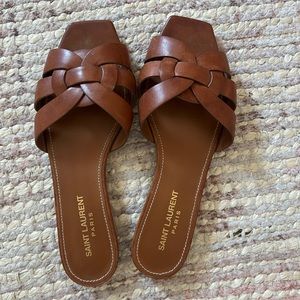 Saint Laurent Tribute Flat Mules in Smooth Leather, color Amber, Size 37